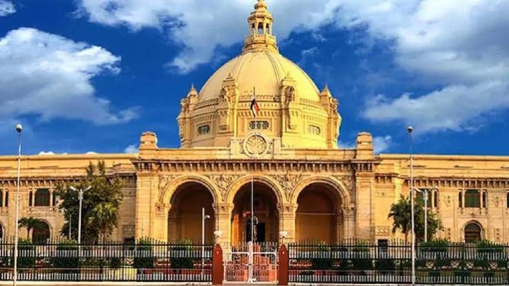 बड़े प्रशासनिक फेरबदल के तहत 13 IAS और 25 PCS अधिकारियों के तबादले